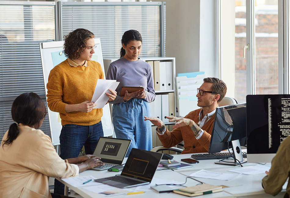 950x650 - IT Group Discussion