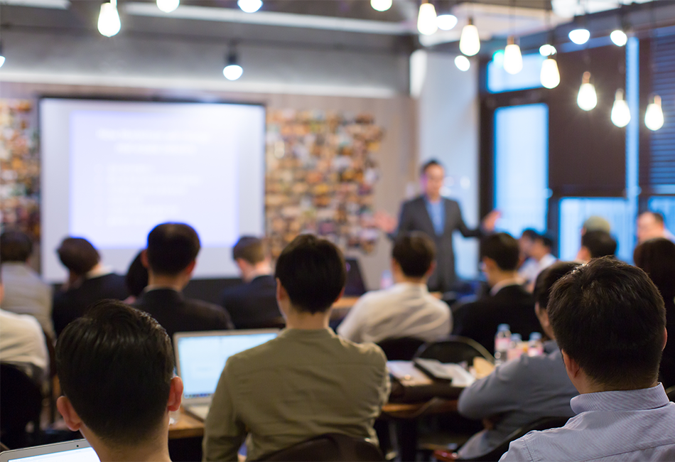 950x650 - People learning in an office